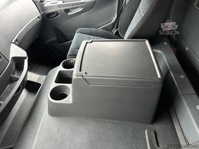 Viehtransporter LKW MERCEDES-BENZ Atego 1230L 4x2 1.Stock Viehtrasporter