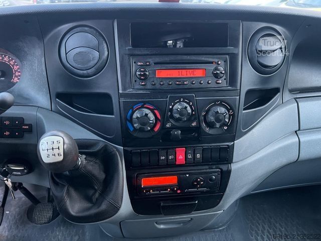 Furgão cortina de lona IVECO Daily 35c15 3,0 HPI DoKa *Garantie*