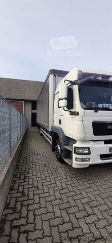 شاحنة بمسطحة ومشمع MAN TGL 12.250