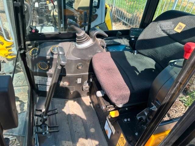 Minigraver JCB 19 C-1 Minibagger neuwertig netto 23.500 EUR
