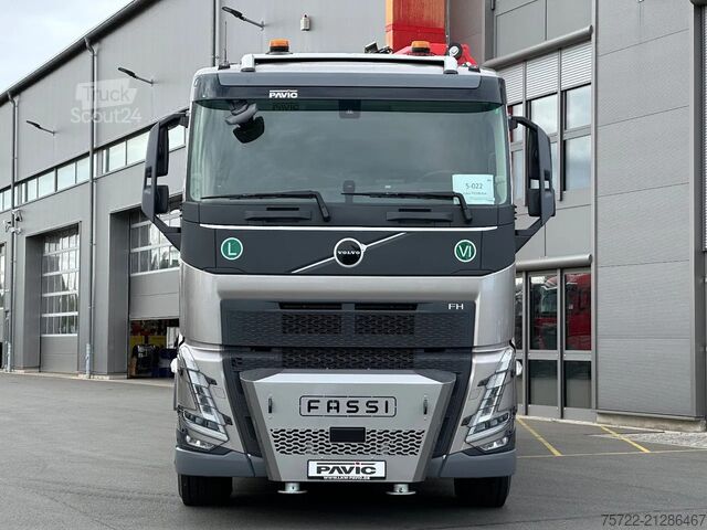 Kranwagen Volvo FH 500 8x4 Pritsche mit Fassi F905R.2.7 + JIB