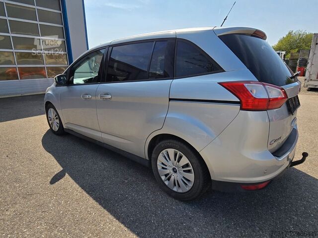 Minibus FORD Grand C-Max 1,5TDCi 88kW Trend