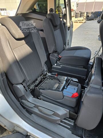 Minibus FORD Grand C-Max 1,5TDCi 88kW Trend