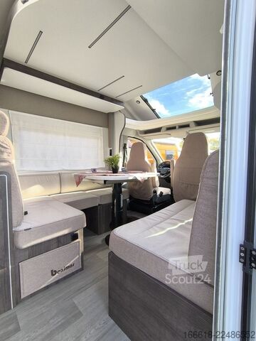 Halvintegrerad husbil BENIMAR Tessoro 481