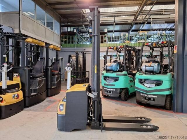 Gerbeur manuel Caterpillar NSP16NI