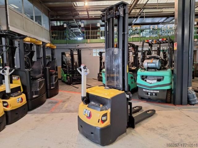 Gerbeur manuel Caterpillar NSP16NI