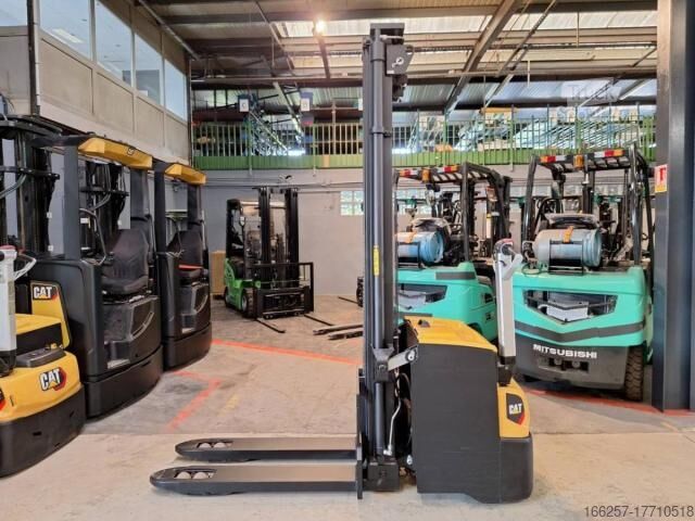 Gerbeur manuel Caterpillar NSP16NI