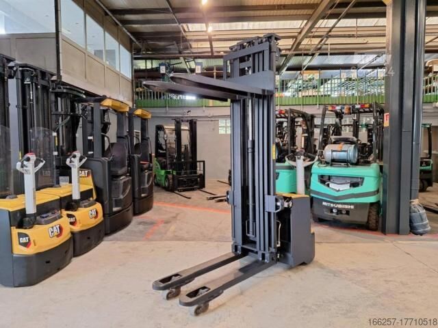 Gerbeur manuel Caterpillar NSP16NI