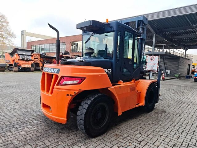Carretilla elevadora Doosan D80S-7 1585 Hours!