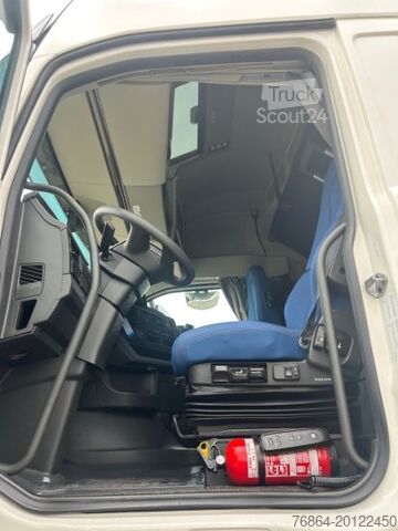 Стандартний тягач VOLVO FH 13.500 XL,RETARDER, STANDKLIMA, E6