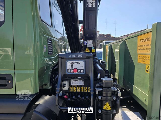 Camion caisson Iveco EUROCARGO 160E25 GRU E CASSONE 2016 EURO