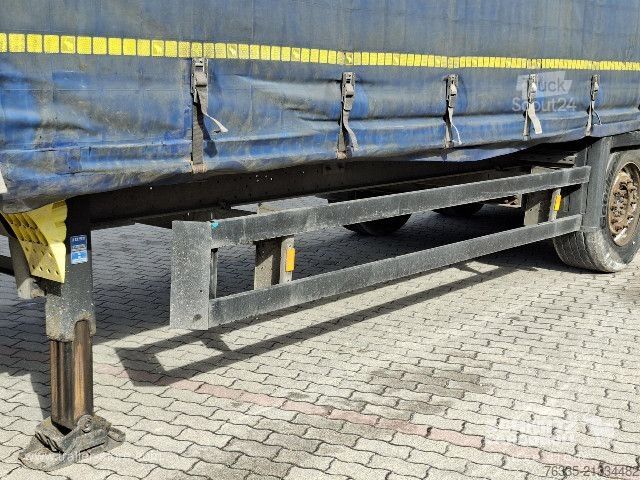 Odprta polprikolica s ponjavo Schmitz Cargobull Curtainsider Mega