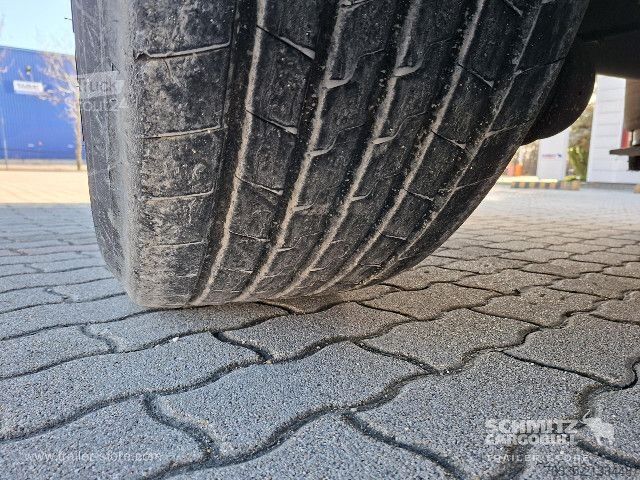 Odprta polprikolica s ponjavo Schmitz Cargobull Curtainsider Mega