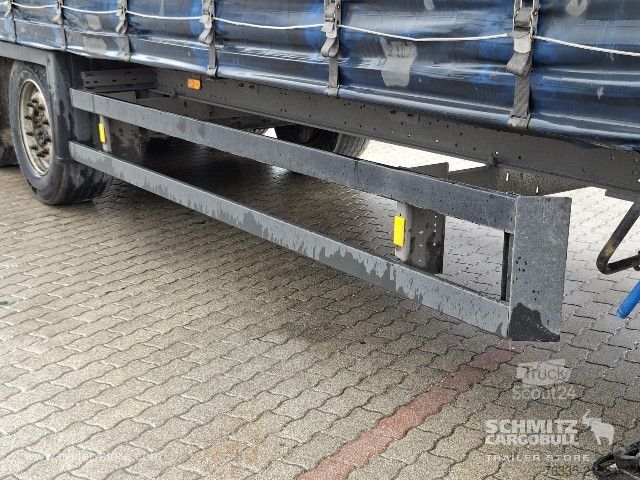 Odprta polprikolica s ponjavo Schmitz Cargobull Curtainsider Mega