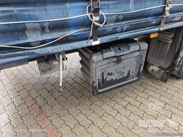 Odprta polprikolica s ponjavo Schmitz Cargobull Curtainsider Mega
