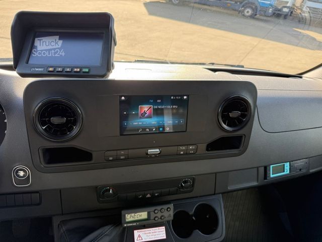 Fourgon isotherme frigorifique MERCEDES-BENZ SPRINTER 516 CDI Kühlkoffer LBW 0,75 T*MOTOR NEU