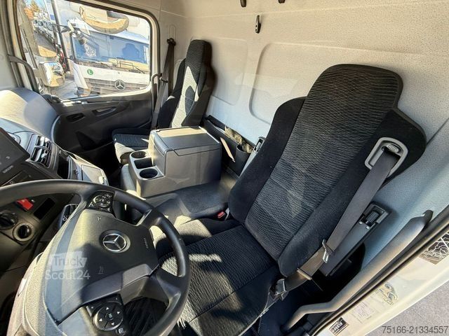 Chladiareň dodávka MERCEDES-BENZ ATEGO 821 L Kühlkoffer 4,30 m LBW 1 T*MITSUBISHI