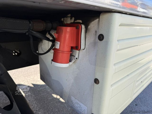 Chladiareň dodávka MERCEDES-BENZ ATEGO 821 L Kühlkoffer 4,30 m LBW 1 T*MITSUBISHI