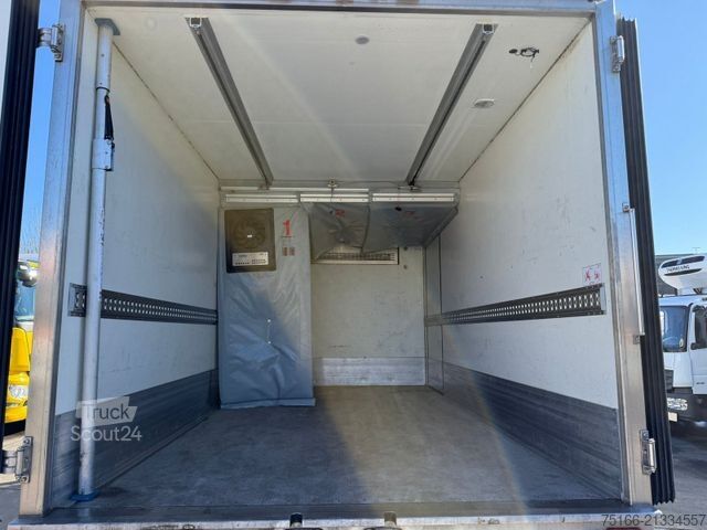 Chladiareň dodávka MERCEDES-BENZ ATEGO 821 L Kühlkoffer 4,30 m LBW 1 T*MITSUBISHI