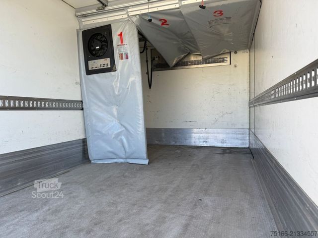 Chladiareň dodávka MERCEDES-BENZ ATEGO 821 L Kühlkoffer 4,30 m LBW 1 T*MITSUBISHI