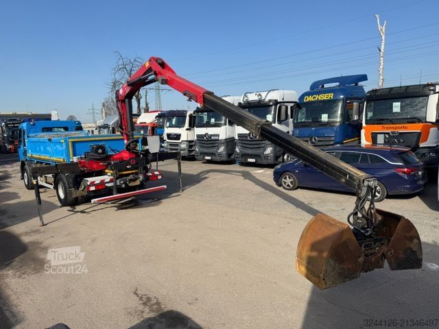 Kravas automašīnai uzstādīts celtnis RENAULT Premium/340DXI/per/HMF1440Z-Kran+Greifer/