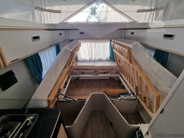 Путешествующий автоприцеп (туристический караван) Eriba Touring 542 Harbour Blue