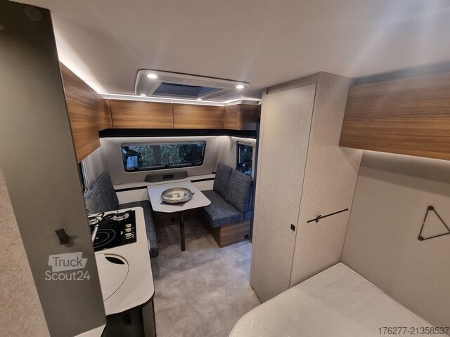 Путешествующий автоприцеп (туристический караван) Eriba NovaLine 465