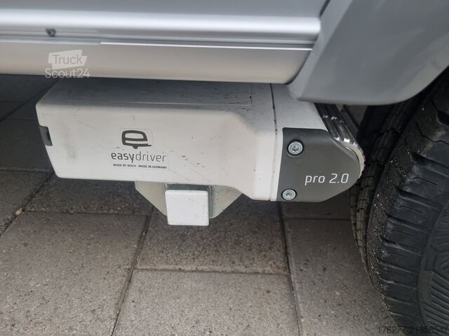 Путешествующий автоприцеп (туристический караван) Eriba Touring 642