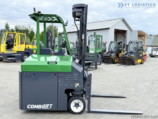 Vierwege-Gabelstapler COMBILIFT CBE2500 TRIPLEX 5500 FORK POSITIONER