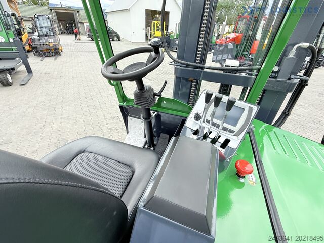 Vierwege-Gabelstapler COMBILIFT CBE2500 TRIPLEX 5500 FORK POSITIONER