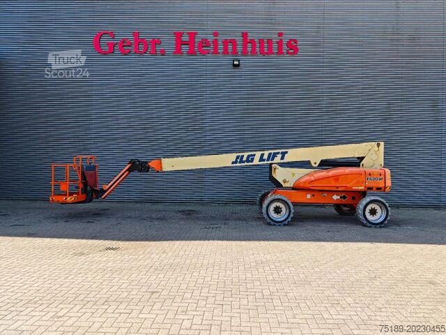Plataforma de trabajo telescópica articulada JLG E600 JP