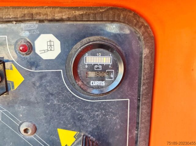 Mafsallı teleskopik çalışma platformu JLG E600 JP