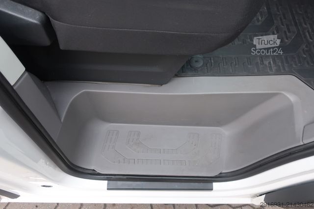 Dubă cu acoperiș înalt MAN TGE 3.180 1.Hand / Kühlkastenwagen Maxi / FN:166