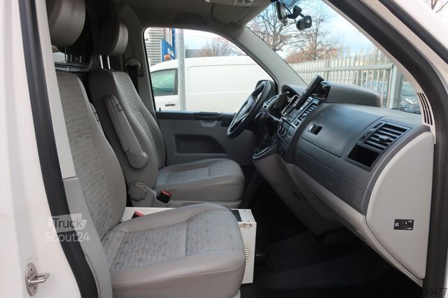 Brandbil VOLKSWAGEN T5 Transporter Hochdach lang/KTW/Klima/FN: A29