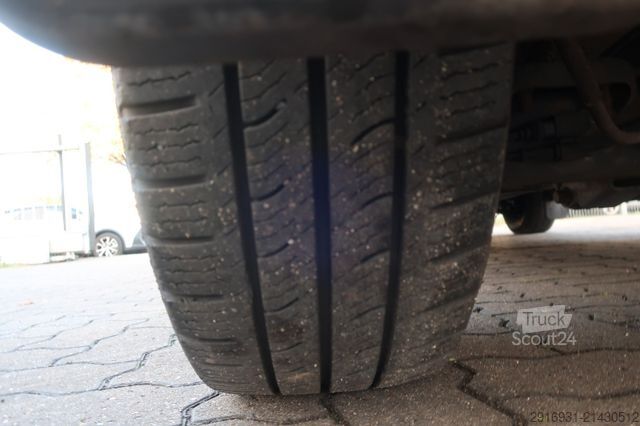 Minibús FORD 1. Hand / Klima / Tempomat / FN: 22