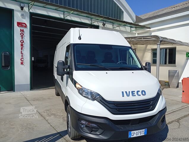 Extra hosszú zárt furgon Iveco Daily 35