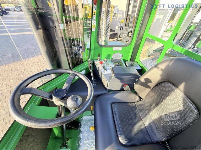 Wózek widłowy czterokierunkowy Combilift C4000 GAS TRIPLEX 6900 FREE-LIFT CABIN
