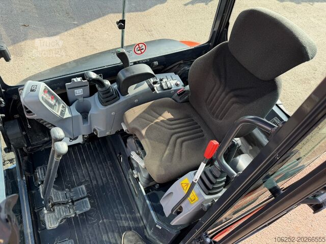 Minibagger Kubota KX027-4 HAMMER LINES - *1860h* - HYDR QUICKHITC...