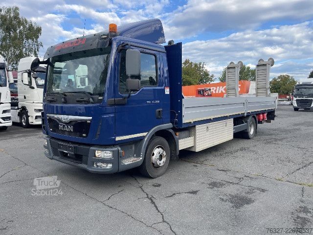 Tovornjak s ploščadjo MAN TGL 12.250 4X2 BL