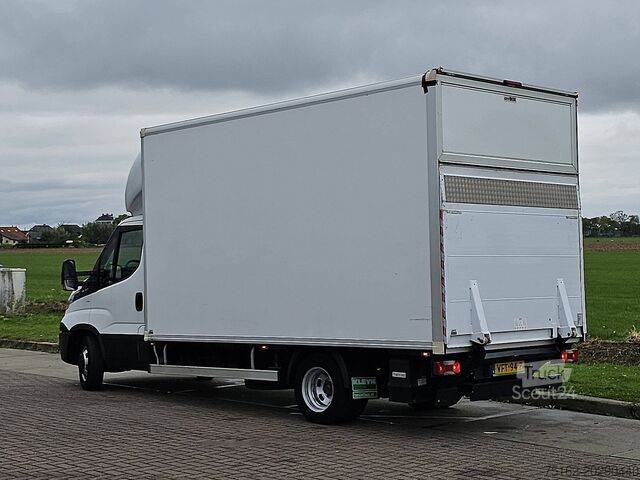 Resväska IVECO DAILY 35C16 Bakwagen Laadklep!