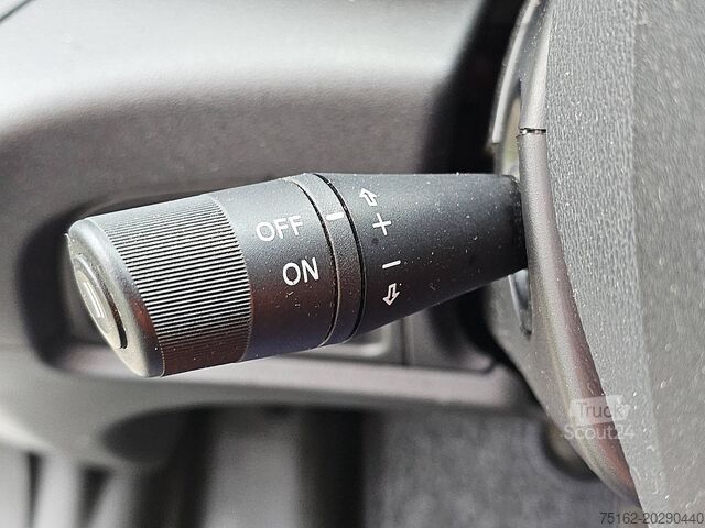 Resväska IVECO DAILY 35C16 Bakwagen Laadklep!