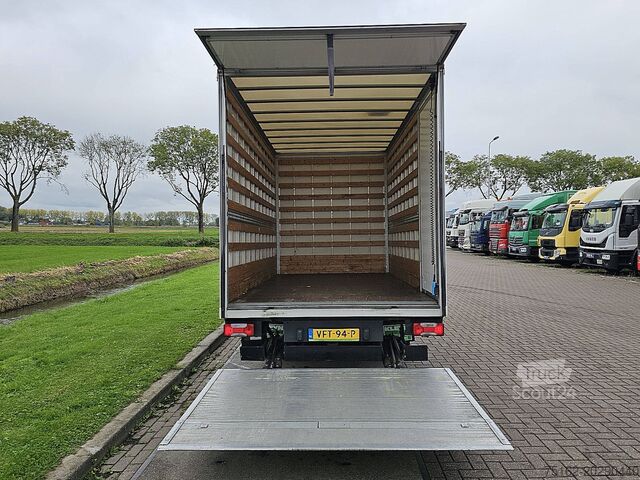 Resväska IVECO DAILY 35C16 Bakwagen Laadklep!