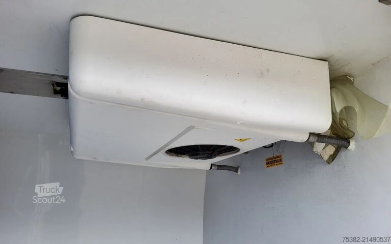 šaldytuvas furgonas Renault Master 135.35 L3H2 GESLOTEN - DIVERSE SCHADES -...