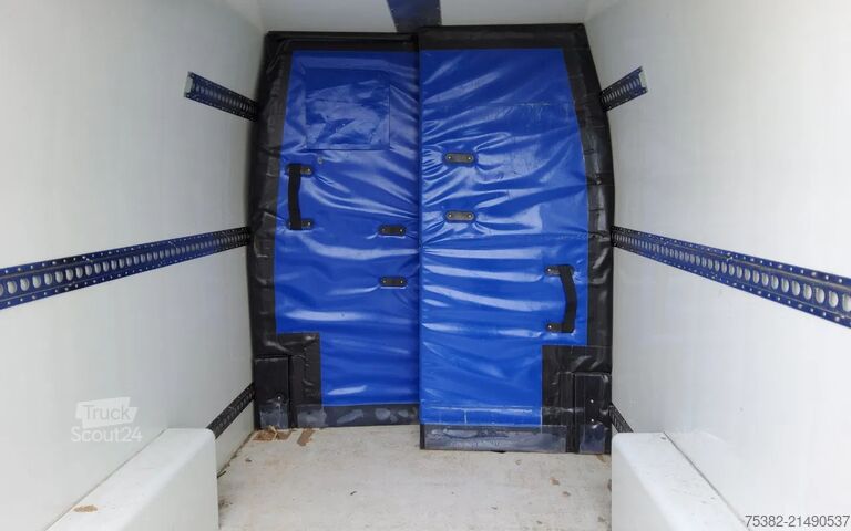 šaldytuvas furgonas Renault Master 135.35 L3H2 GESLOTEN - DIVERSE SCHADES -...