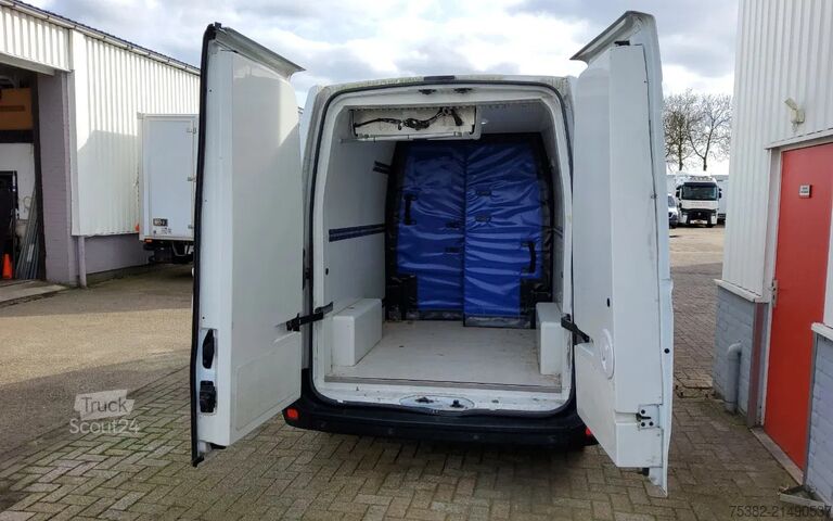 šaldytuvas furgonas Renault Master 135.35 L3H2 GESLOTEN - DIVERSE SCHADES -...