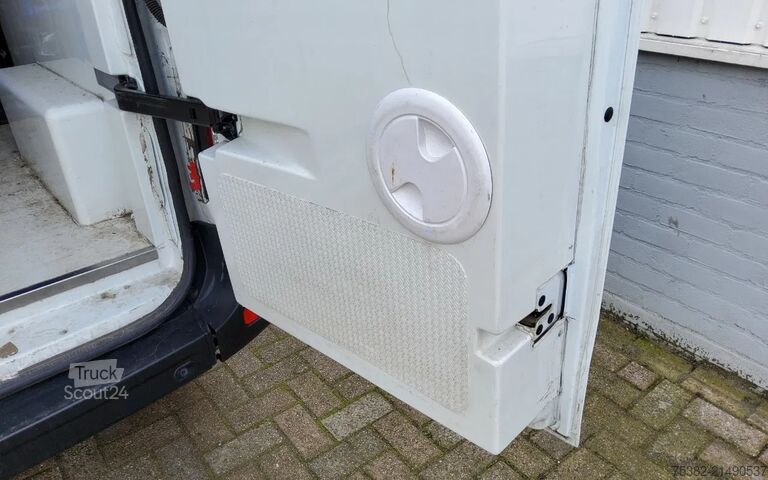 šaldytuvas furgonas Renault Master 135.35 L3H2 GESLOTEN - DIVERSE SCHADES -...