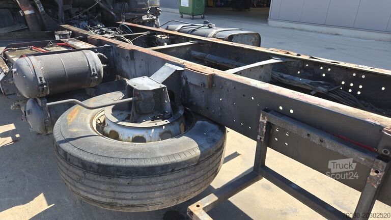 Châssis cabine Volvo F 12 - 360 (FULL STEEL SUSPENSION / MANUAL PUMP...