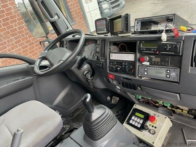 Сметовоз Isuzu N2R 75D 4x2 Semat/Zöller