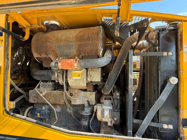 Radlader Komatsu WA250-5H mit Waage