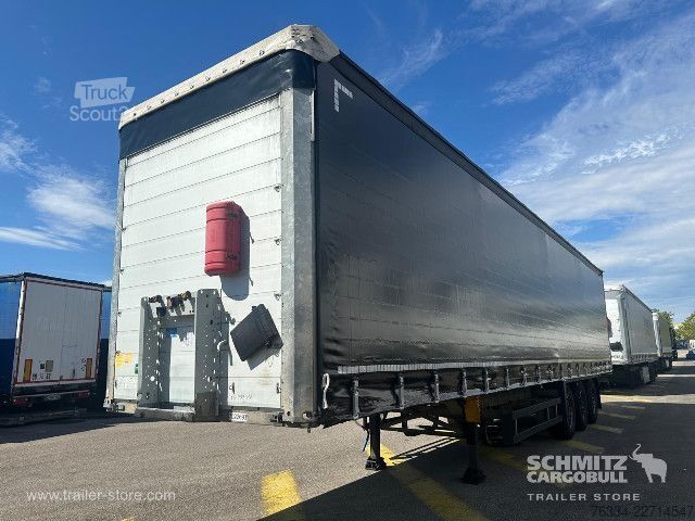 Semi-reboque aberto com lona Schmitz Cargobull Semitrailer Curtainsider Standard